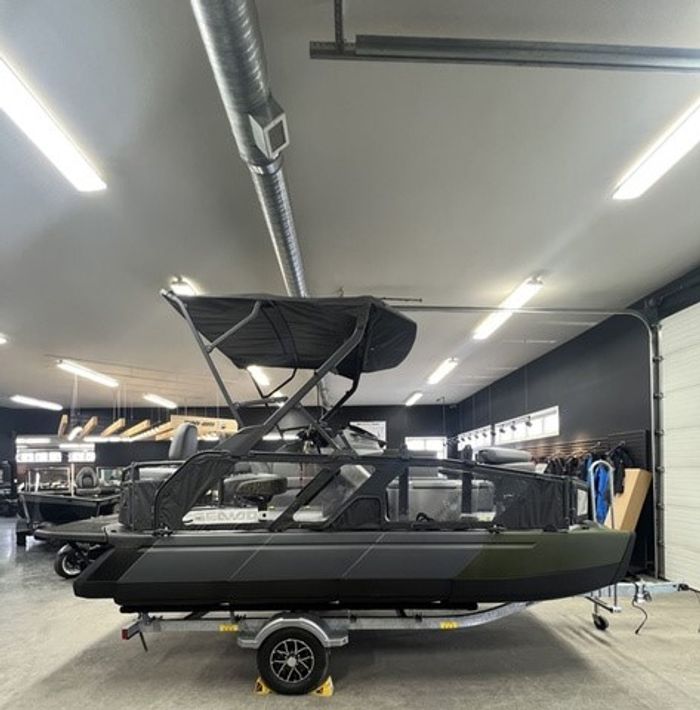 2025 Sea-Doo Switch Fish 18 - 170 HP | Best Of Both Water World Photo 2 of 41
