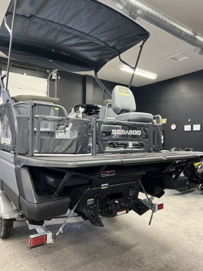 2025 Sea-Doo Switch Fish 18 - 170 HP | Best Of Both Water World Photo 6 of 41