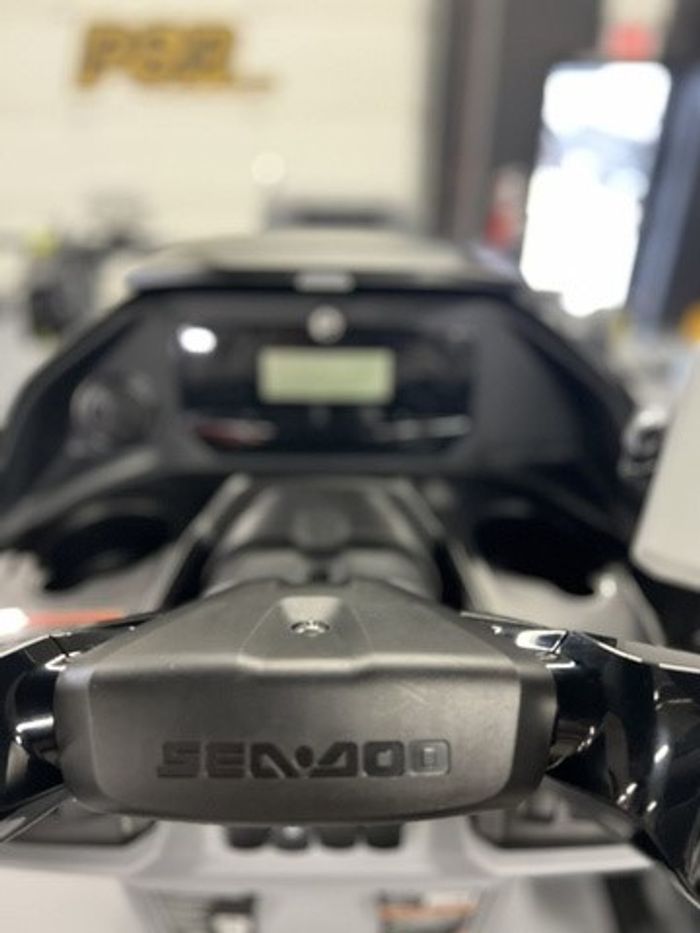 2025 Sea-Doo Switch Fish 18 - 170 HP | Best Of Both Water World Photo 31 of 41