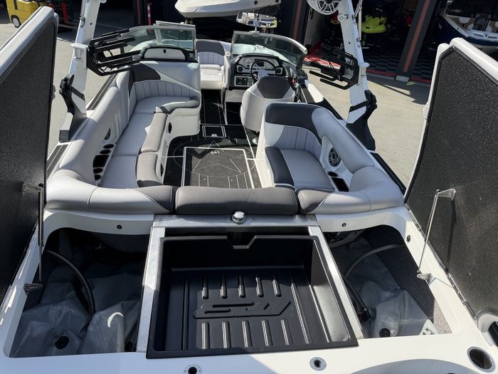 2021 MB Boats MB B52 23 Alpha Photo 9 sur 11
