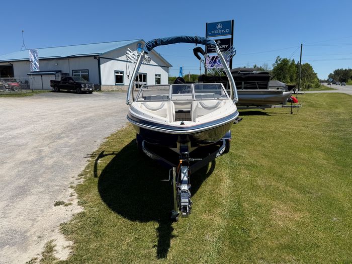 2013 Larson LX 195S Photo 4 of 25