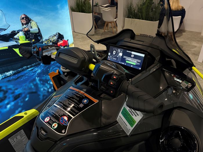 2026 Sea-Doo Explorer Pro 230 Photo 7 of 7