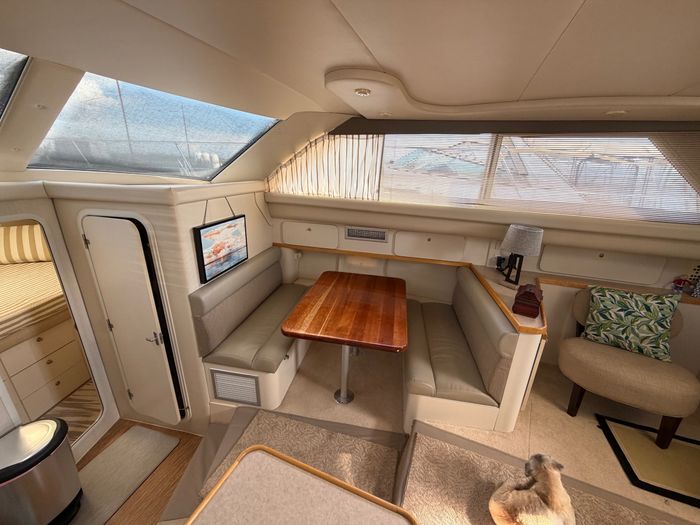 1996 Cruisers Yachts 3650 Aft Cabin Photo 20 of 32
