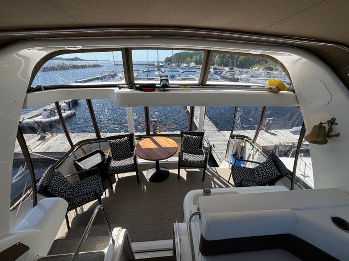 1996 Cruisers Yachts 3650 Aft Cabin Photo 12 of 32