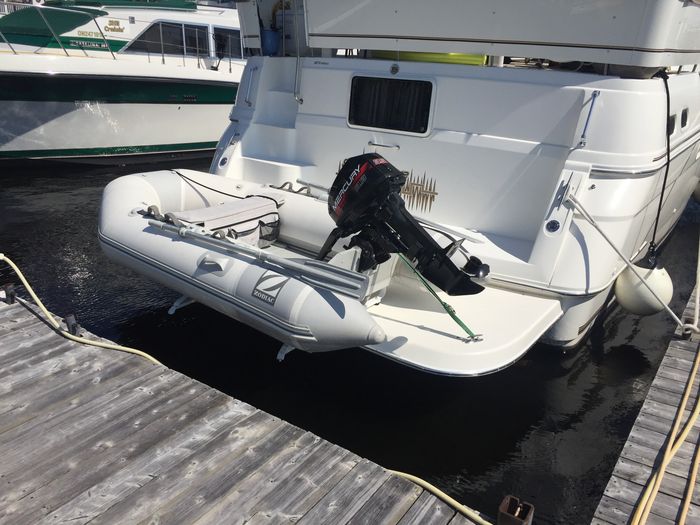 1996 Cruisers Yachts 3650 Aft Cabin Photo 5 of 32