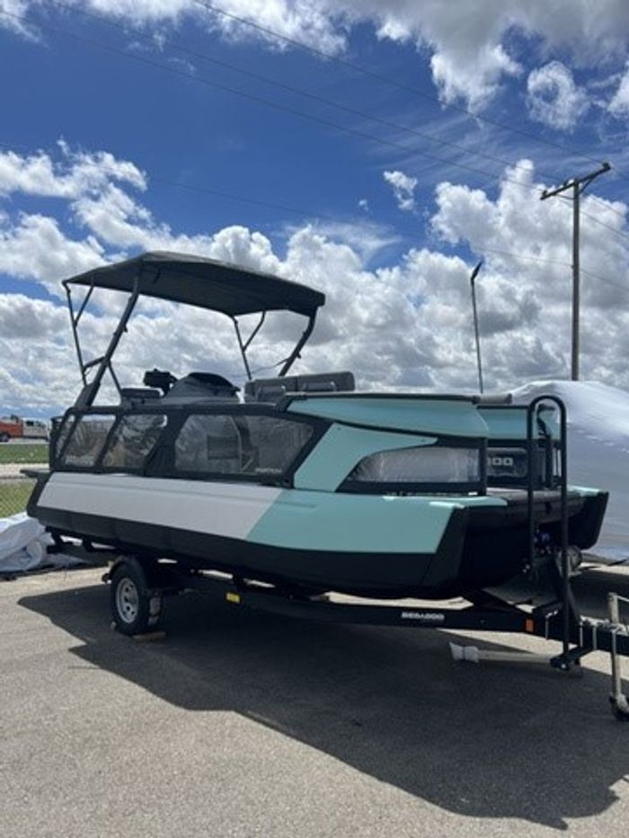 2026 Sea-Doo Switch Cruise 21FT - 230HP | Easy, Fun, & Versatil Photo 3 of 10