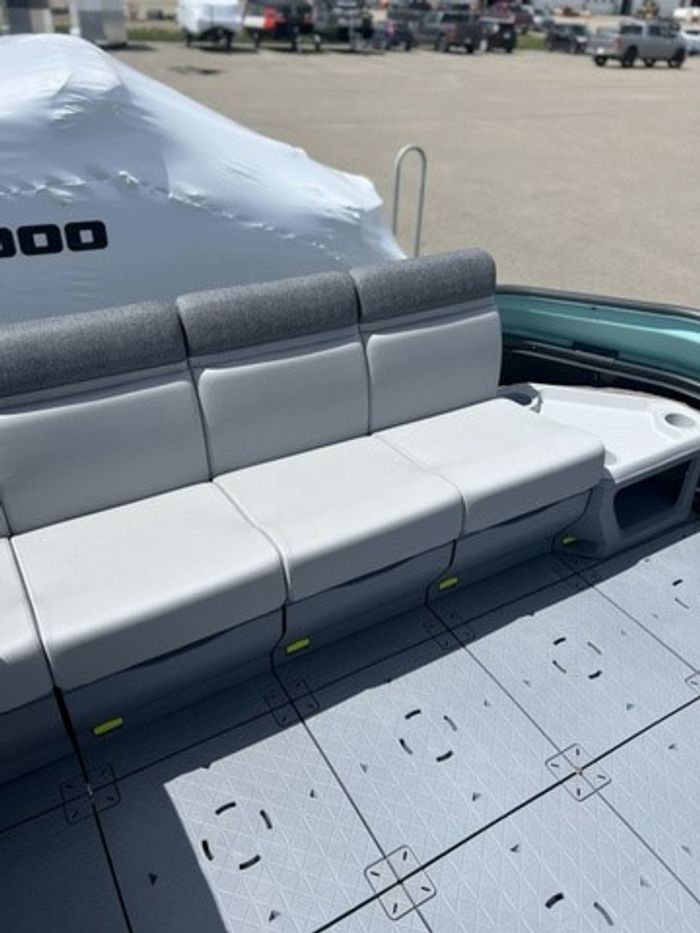 2026 Sea-Doo Switch Cruise 21FT - 230HP | Easy, Fun, & Versatil Photo 7 of 10
