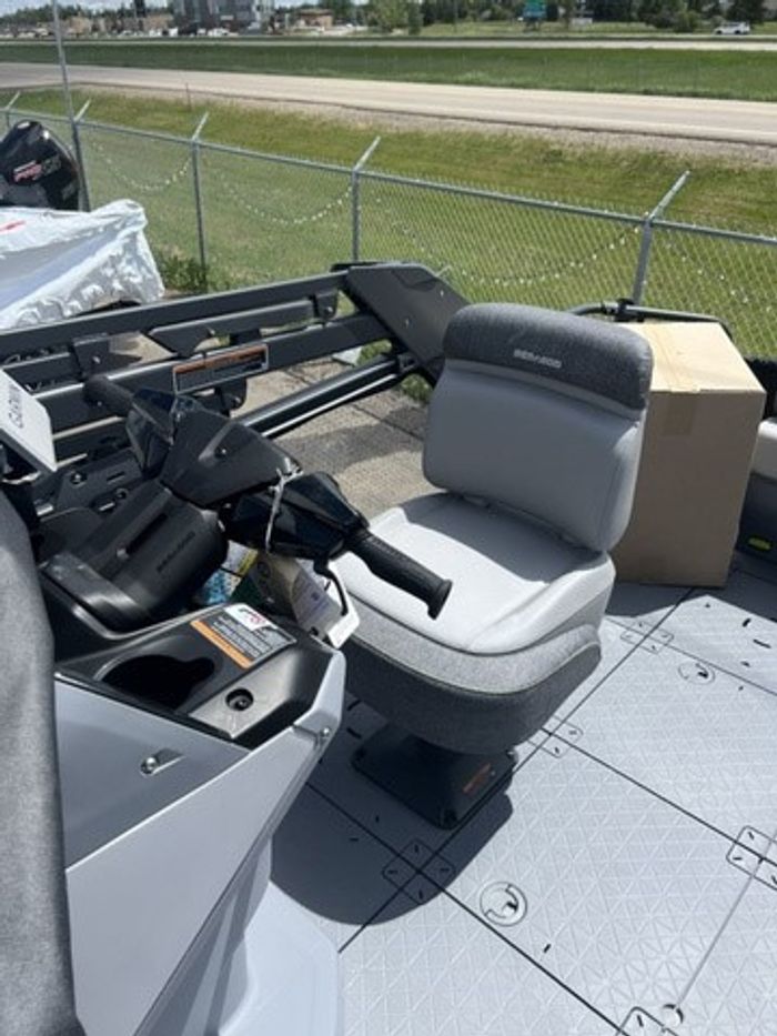 2026 Sea-Doo Switch Cruise 21FT - 230HP | Easy, Fun, & Versatil Photo 10 of 10