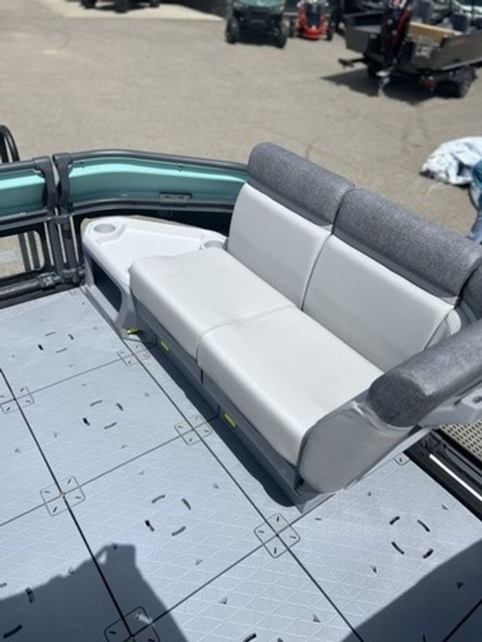 2026 Sea-Doo Switch Cruise 21FT - 230HP | Easy, Fun, & Versatil Photo 8 of 10