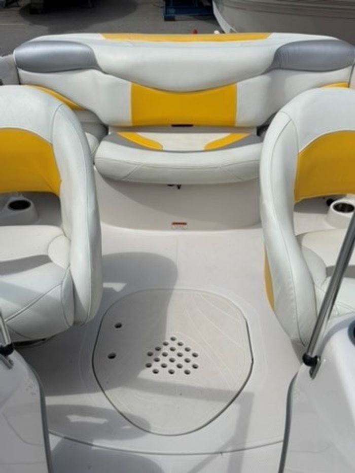 2010 Tahoe Q4 Photo 10 of 16