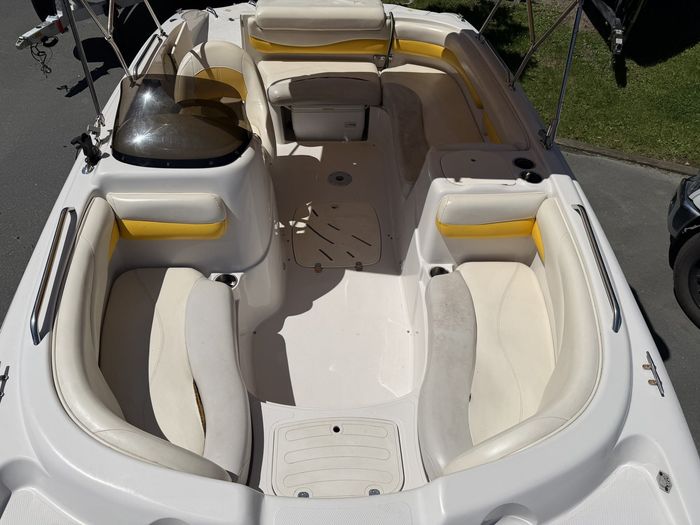 2010 Tahoe 195 Deck Boat Photo 12 of 13