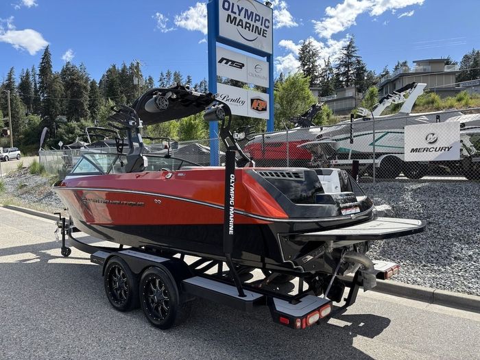 2019 Nautique Nautique SuperAir 230 Photo 8 sur 32