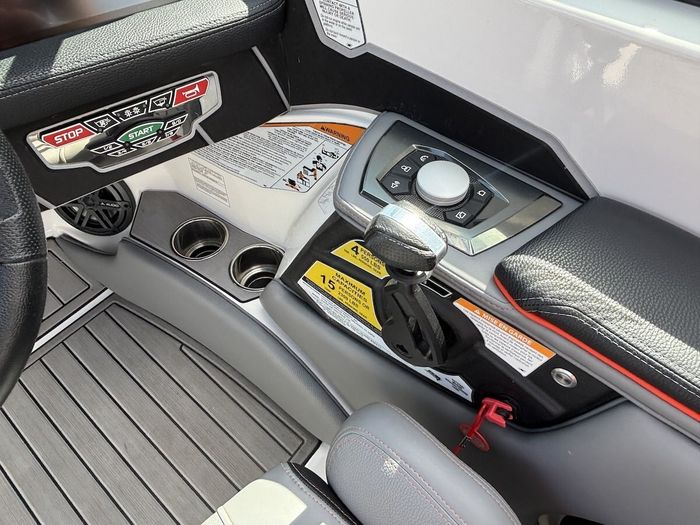 2019 Nautique Nautique SuperAir 230 Photo 25 sur 32