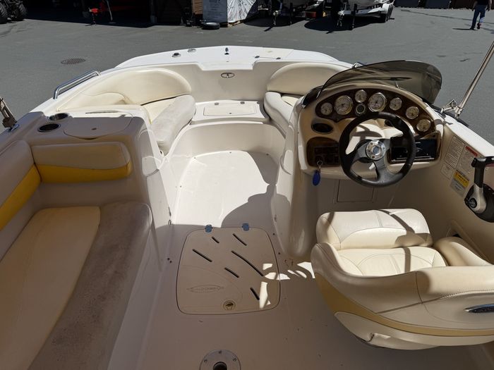 2010 Tahoe 195 Deck Boat Photo 7 sur 12