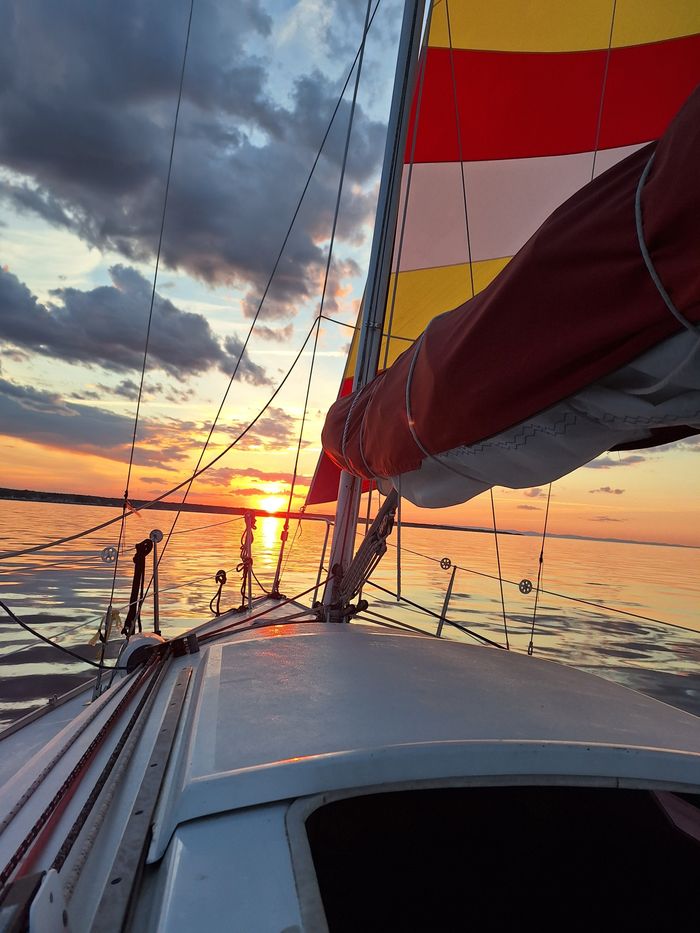 1986 Performance Sailcraft Laser 28 Photo 8 of 33