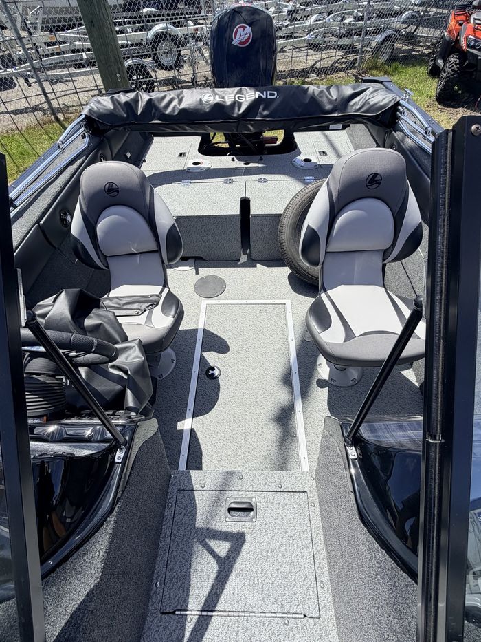 2021 LEGEND 18 XTR ***FIANANCING AVAILABLE*** Photo 8 of 14