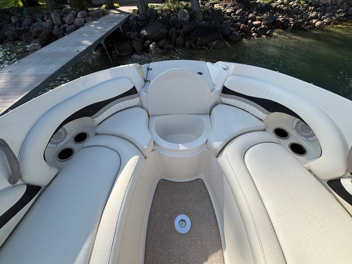2011 Stingray 215LR Photo 16 of 24