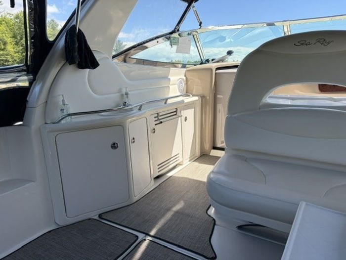 2003 Sea Ray Sundancer 380 Photo 18 of 43