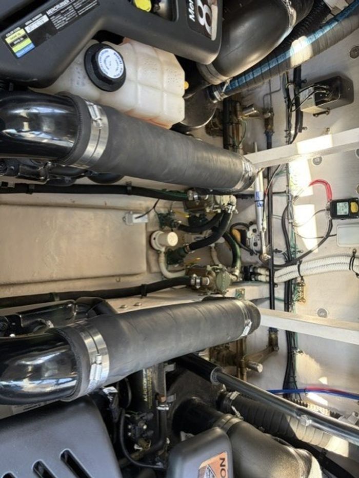 2003 Sea Ray Sundancer 380 Photo 10 of 43