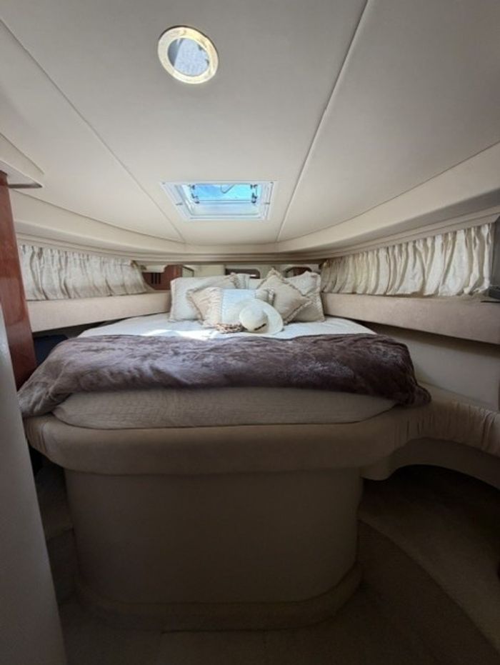 2003 Sea Ray Sundancer 380 Photo 23 of 43
