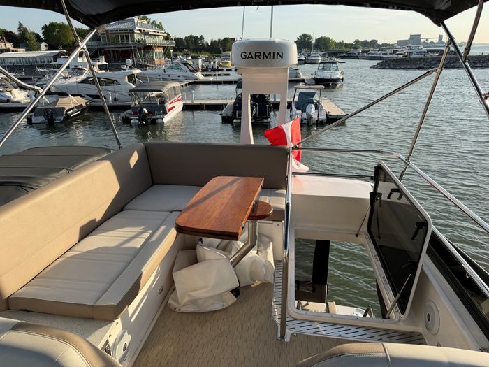 2018 Regal 42 Fly Photo 11 of 59