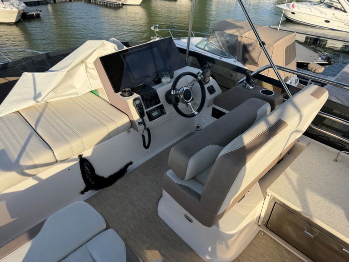 2018 Regal 42 Fly Photo 14 of 59