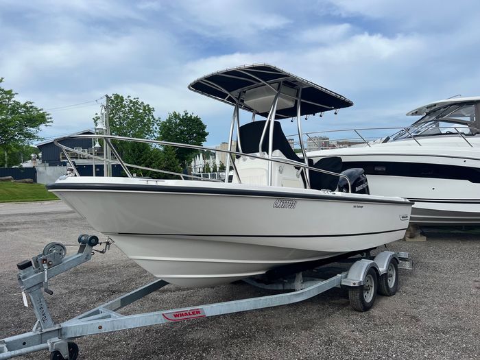 2019 Boston Whaler 190 Outrage Photo 2 sur 4