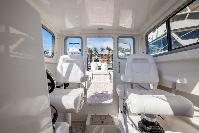 0 Parker Offshore 247 Explorer Photo 15 sur 19