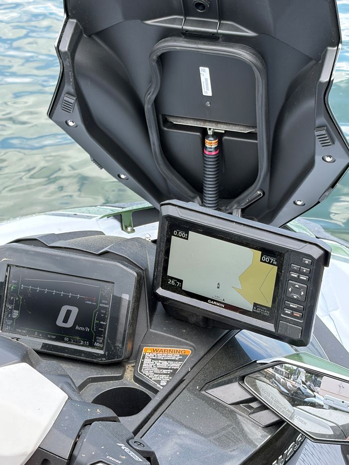 2026 Kawasaki JET SKI ULTRA 160LX-S ANGLER Photo 3 of 13