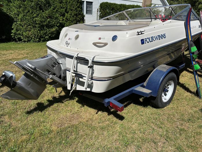 1998 Four Winns Horizon QX Photo 9 of 19