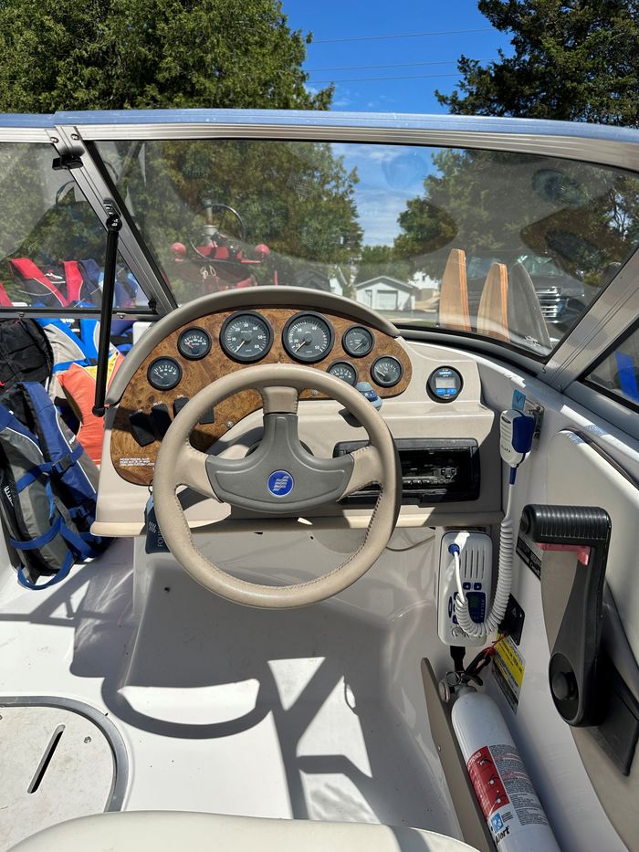 1998 Four Winns Horizon QX Photo 12 of 19