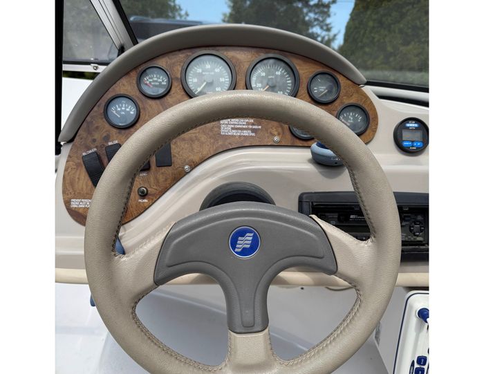 1998 Four Winns Horizon QX Photo 11 of 19