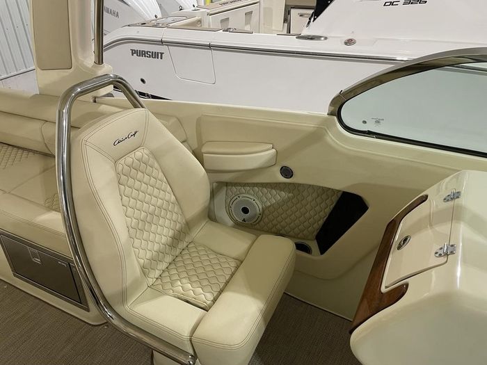 2022 Chris-Craft Launch 28 GT with 8.2L 380HP Mercury Photo 18 of 40