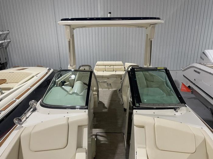 2022 Chris-Craft Launch 28 GT with 8.2L 380HP Mercury Photo 11 of 40