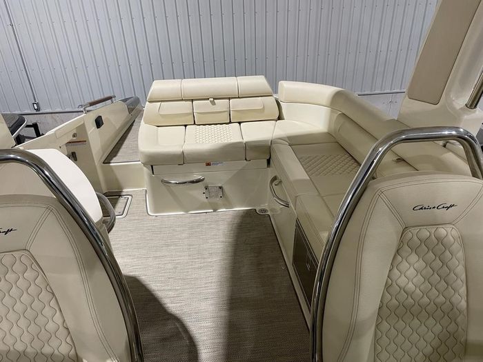 2022 Chris-Craft Launch 28 GT with 8.2L 380HP Mercury Photo 19 of 40