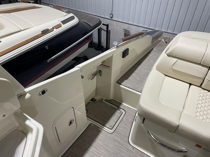 2022 Chris-Craft Launch 28 GT with 8.2L 380HP Mercury Photo 28 of 40