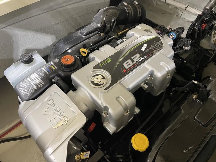 2022 Chris-Craft Launch 28 GT with 8.2L 380HP Mercury Photo 36 of 40