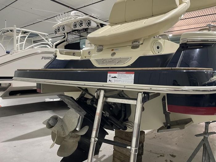2022 Chris-Craft Launch 28 GT with 8.2L 380HP Mercury Photo 7 of 40