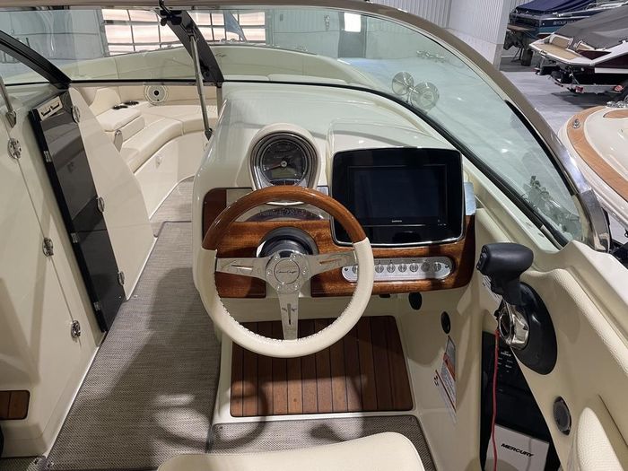 2022 Chris-Craft Launch 28 GT with 8.2L 380HP Mercury Photo 24 of 40