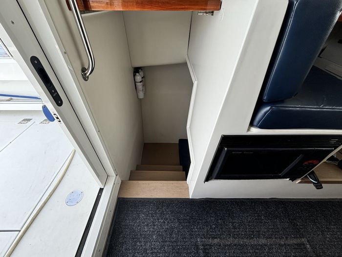 2014 Ocean Sport 33 Roamer Photo 6 of 20