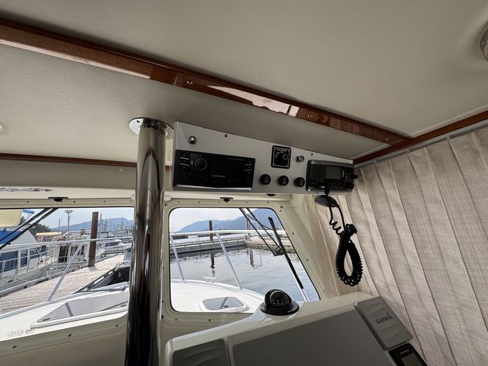 2014 Ocean Sport 33 Roamer Photo 14 of 20