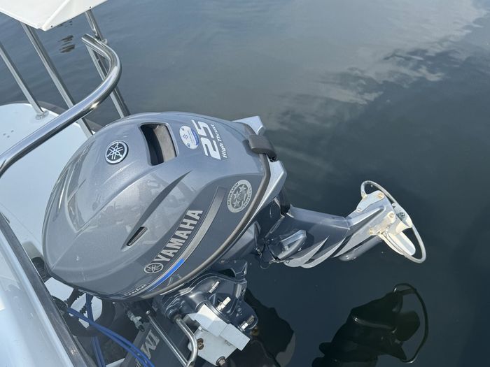 2014 Ocean Sport 33 Roamer Photo 19 of 20
