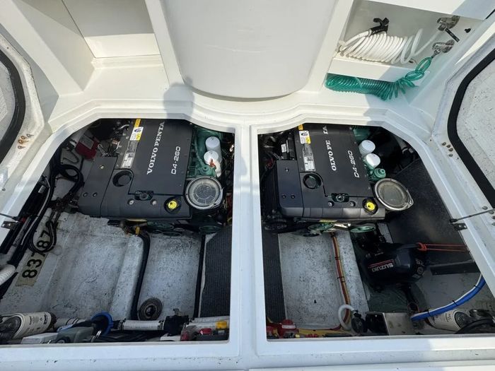 2014 Ocean Sport 33 Roamer Photo 20 of 20