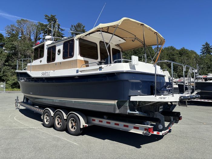 2011 Ranger Tugs R-29 Photo 5 of 23