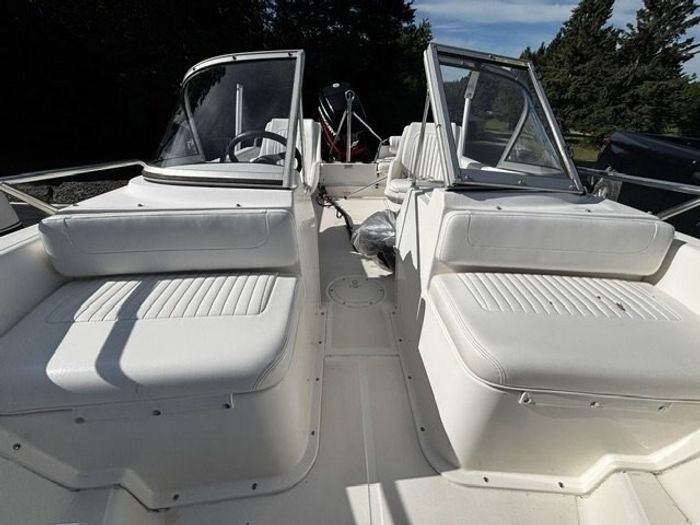 2002 Boston Whaler Ventura 160 Photo 5 of 18