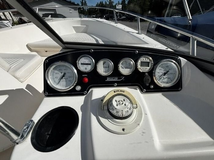 2002 Boston Whaler Ventura 160 Photo 8 of 18