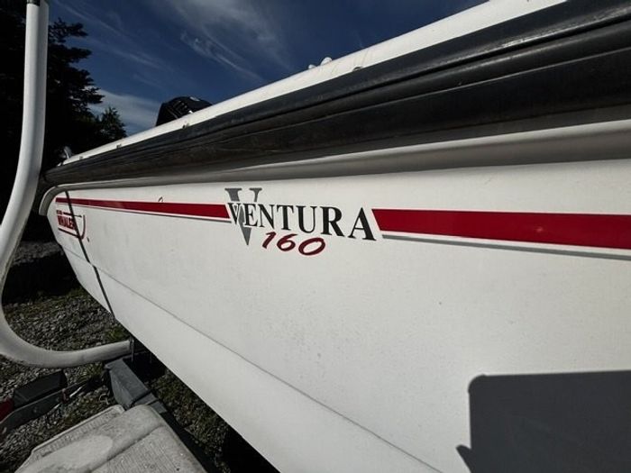 2002 Boston Whaler Ventura 160 Photo 3 of 18