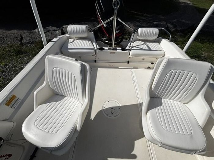 2002 Boston Whaler Ventura 160 Photo 12 of 18