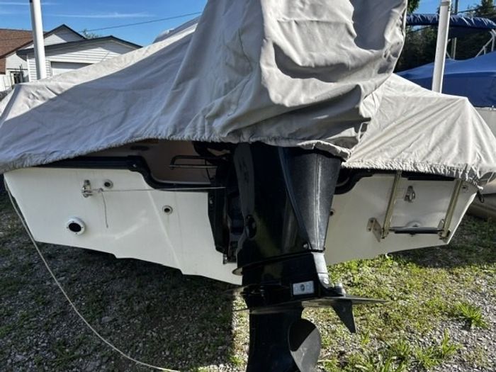 2002 Boston Whaler Ventura 160 Photo 17 of 18