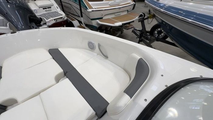 2023 Bayliner Element 210 Photo 10 of 22